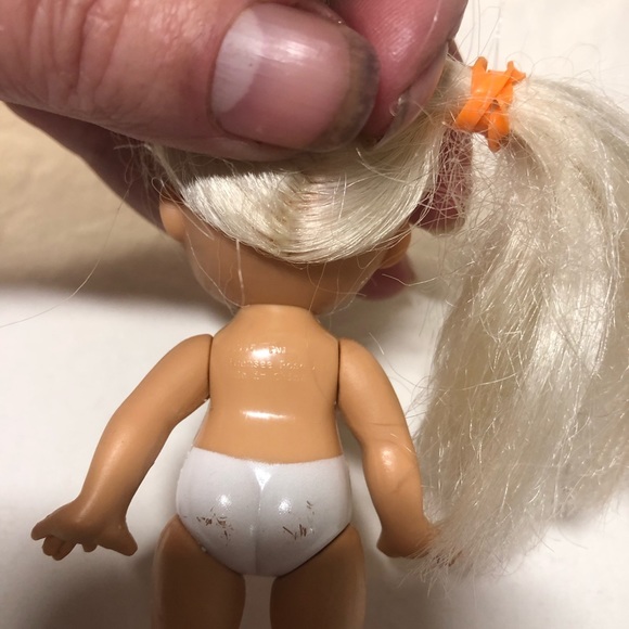 2 Rose Art 1996 Precious Moments Dolls, 1 skating & 2 bonus dolls - Picture 7 of 12